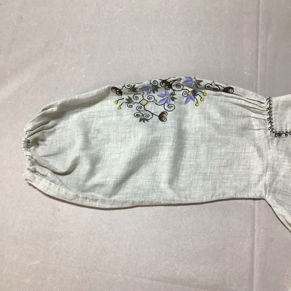 Max Studio Light Gray Embroidered Peasant Boho Blouse - Picture 7 of 11